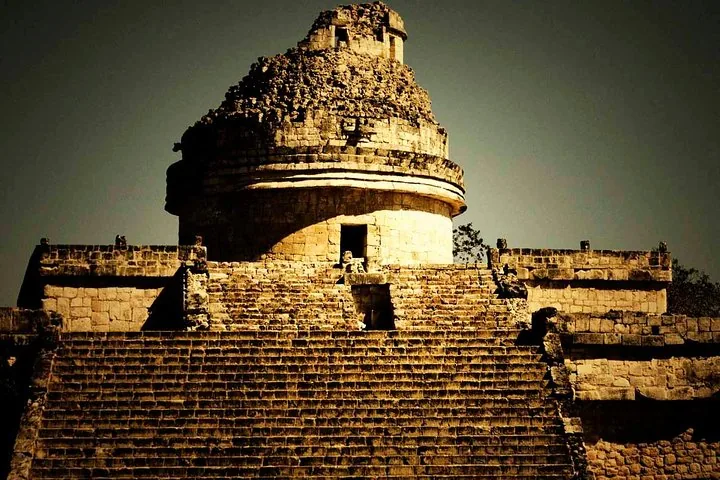 Nahaufnahme der antiken Observatoriumsstruktur El Caracol in Chichén Itzá.